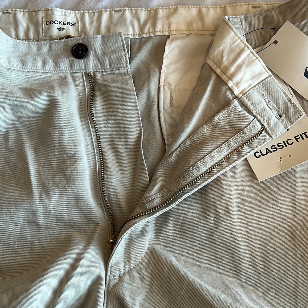 Men’s Dockers Khaki Shorts - Picture 7 of 10